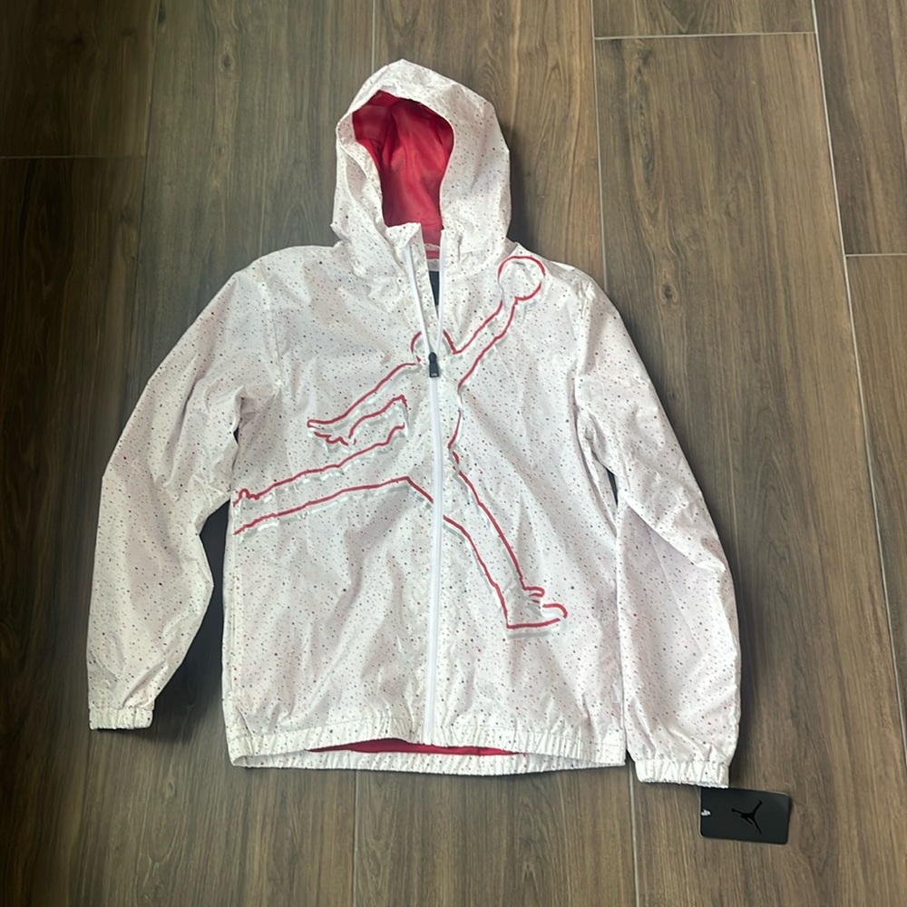Jordan rain coat/wind breaker lightweight jacket with Jordan  logo NWT Youth XL